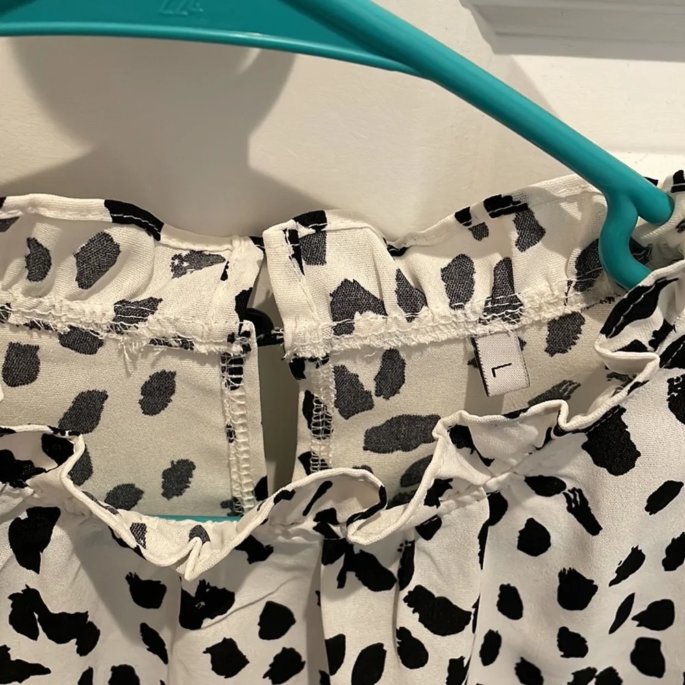 Avanova Women's Leopard Printed Ruffle Hem Long Sleeve Mock Neck Blouses Top - Picture 2 of 12